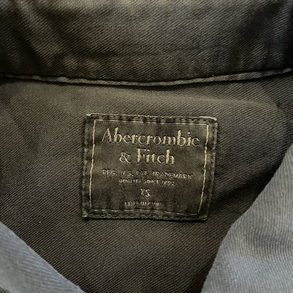 Abercrombie & Fitch Cotton Blend Solid Print Button Down Shirt in Navy Size XS - Picture 5 of 6